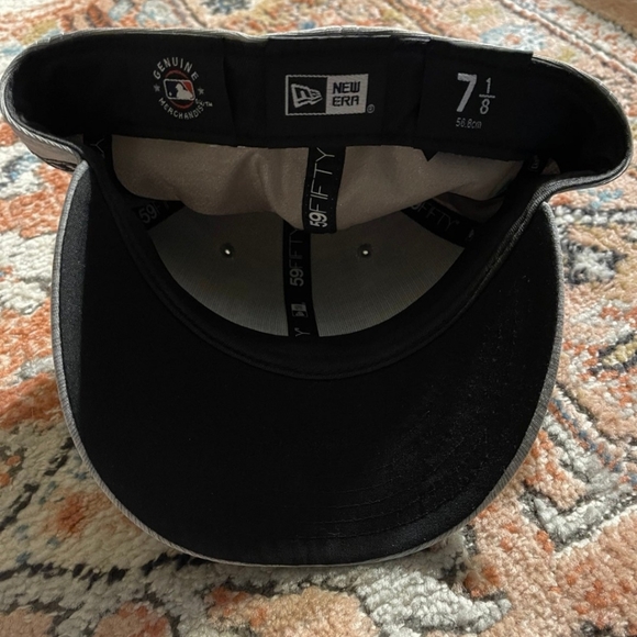 Chicago White Sox collectible hat. - Picture 6 of 9